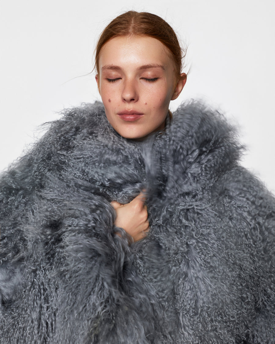 Short fur coat with hood