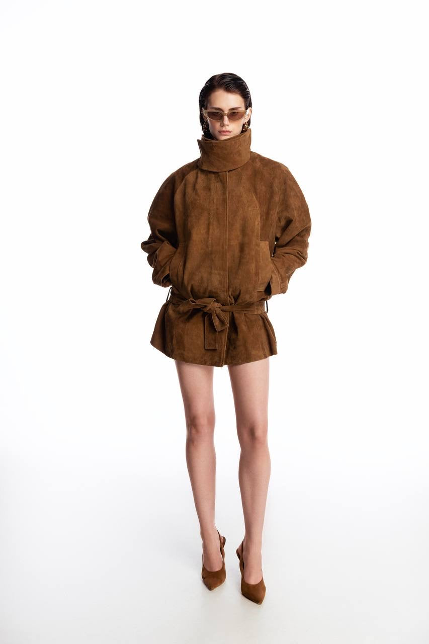 Suede oversized jacket with
silhouette lines