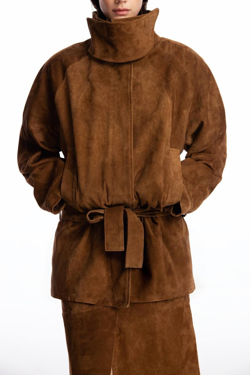 Suede oversized jacket with
silhouette lines