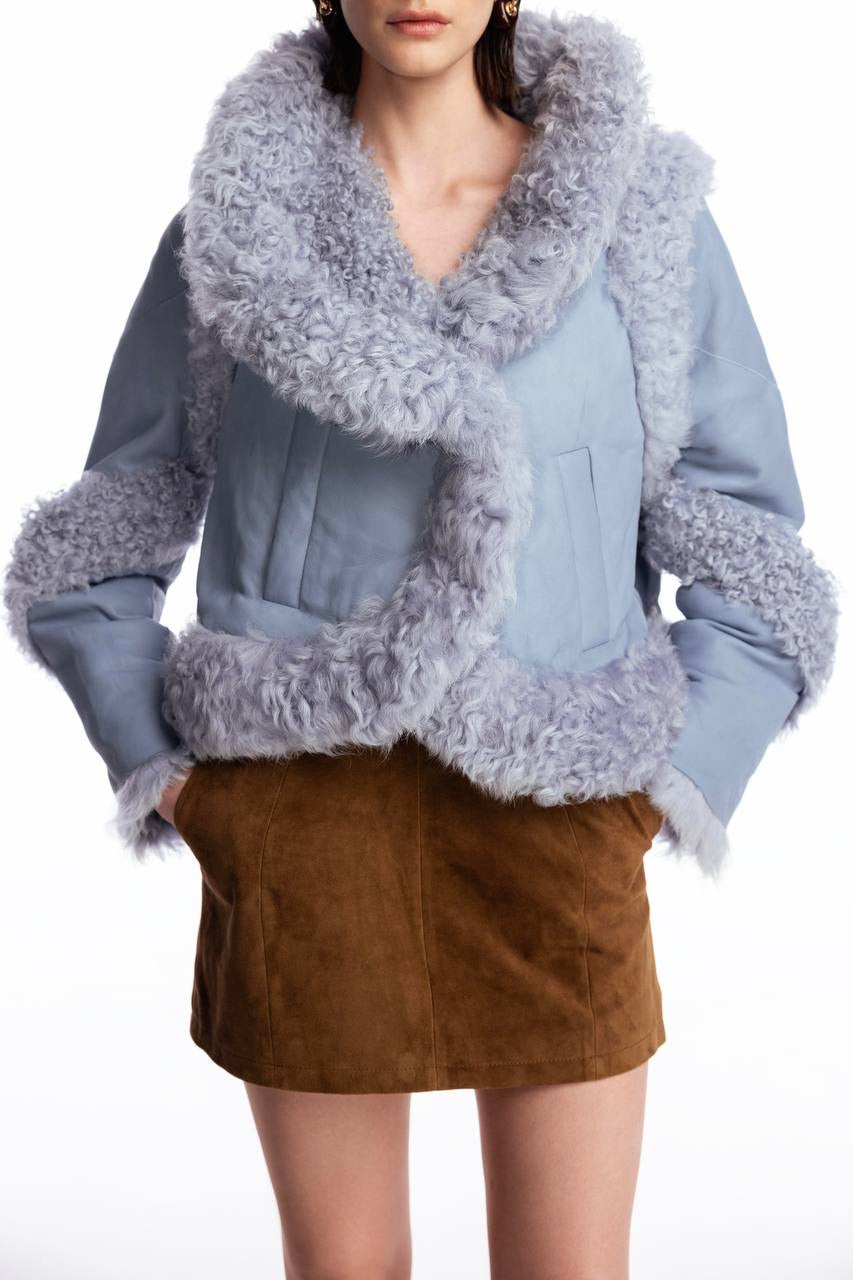 Fur jacket with silhouette lines and