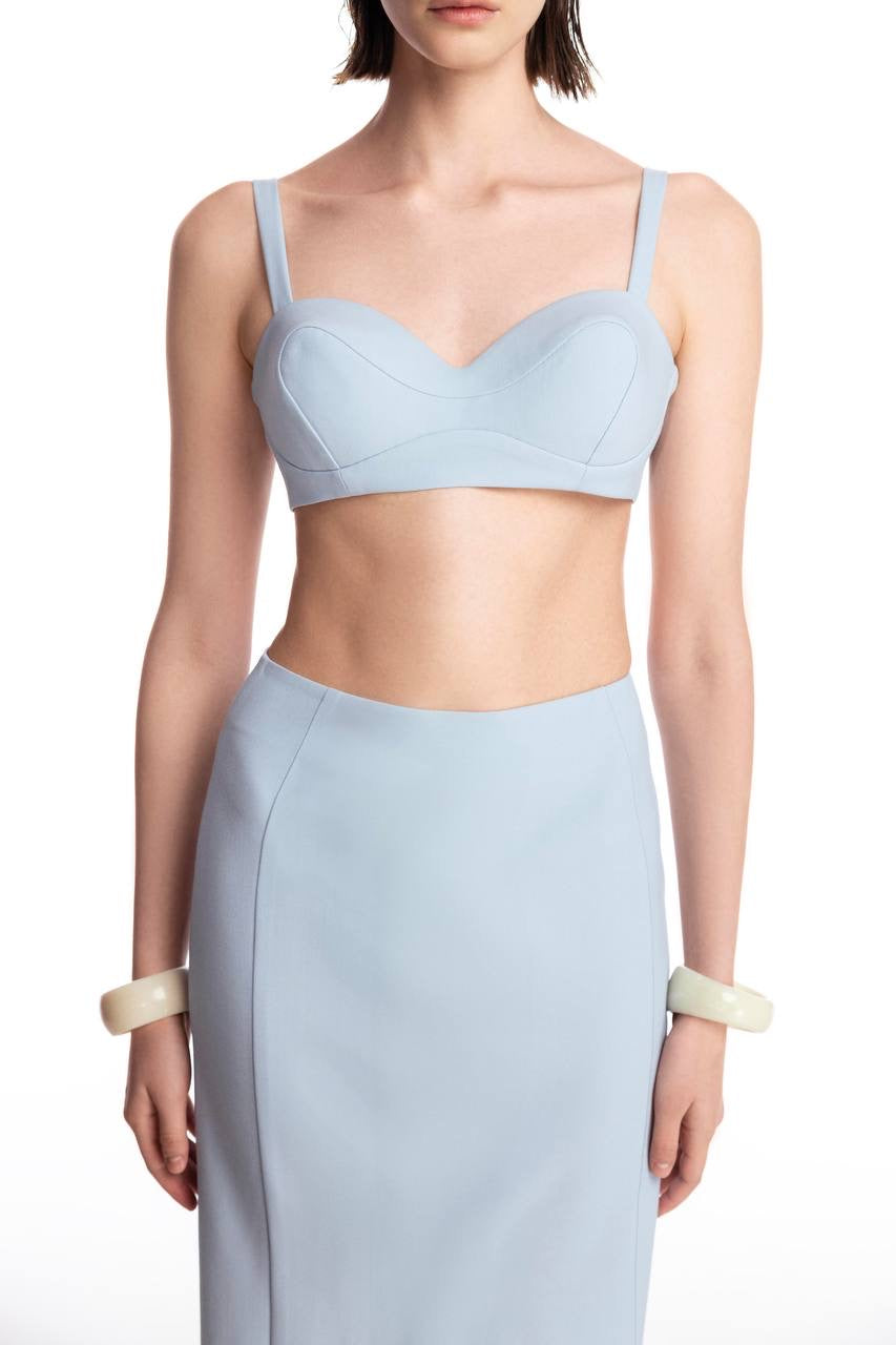 Bra with silhouette lines