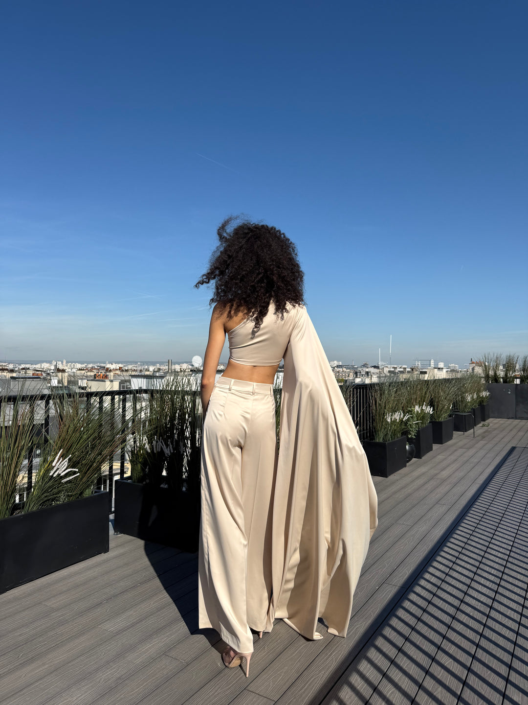 One-shoulder top with tail