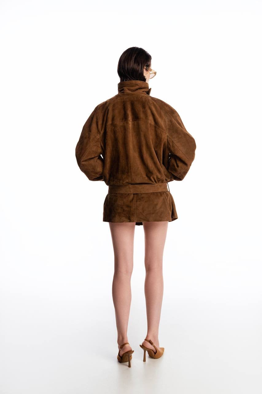 Suede oversized jacket with
silhouette lines