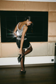 Сукня-корсет з діамантами