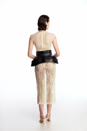 Lace bodysuit with silhouette lines