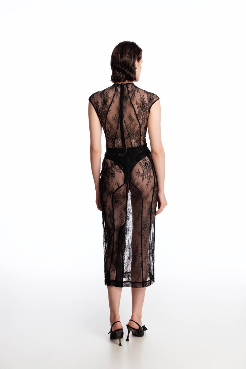 Lace bodysuit with silhouette lines