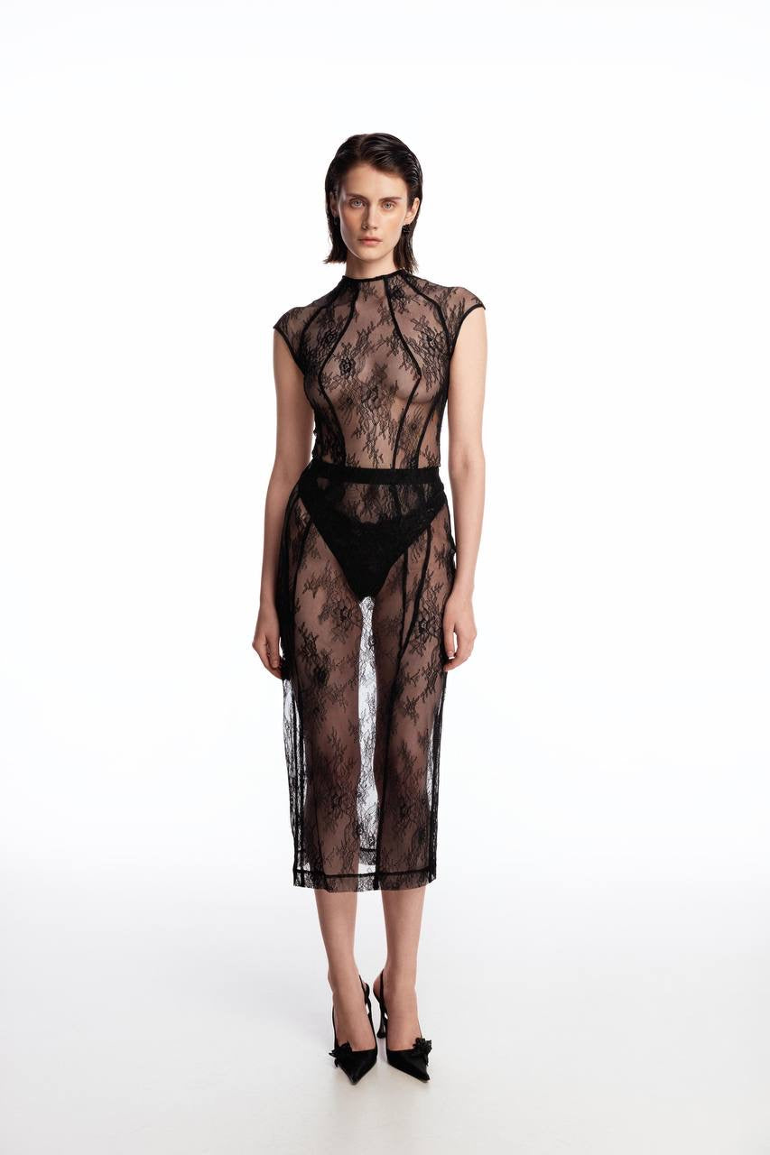 Lace bodysuit with silhouette lines