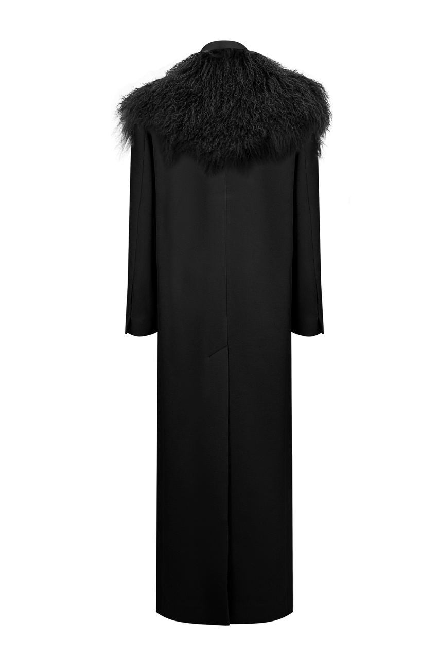 Coat with fur collar